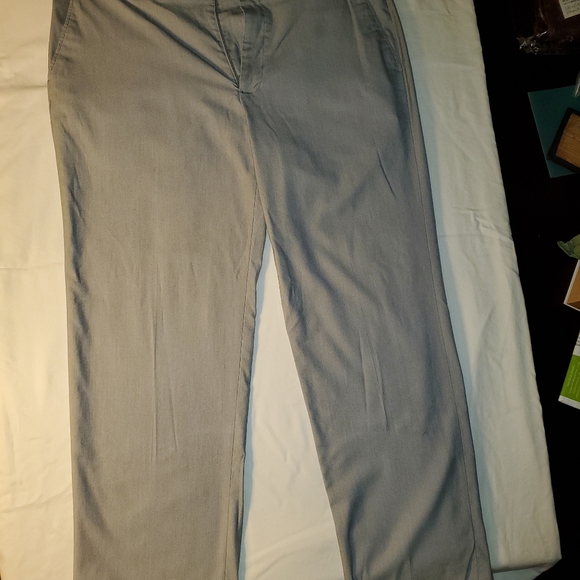 Van Heusen stretch slacks - Picture 3 of 5